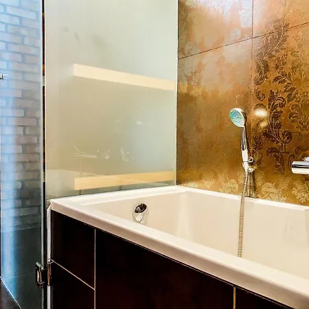 Zwierzyniecka Lofts With Patio, Cracow Heart Old Town Apartamento
