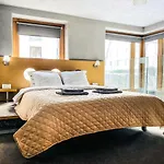 شقة Zwierzyniecka Lofts With Patio And Air Conditioning, Cracow Heart Old Town *